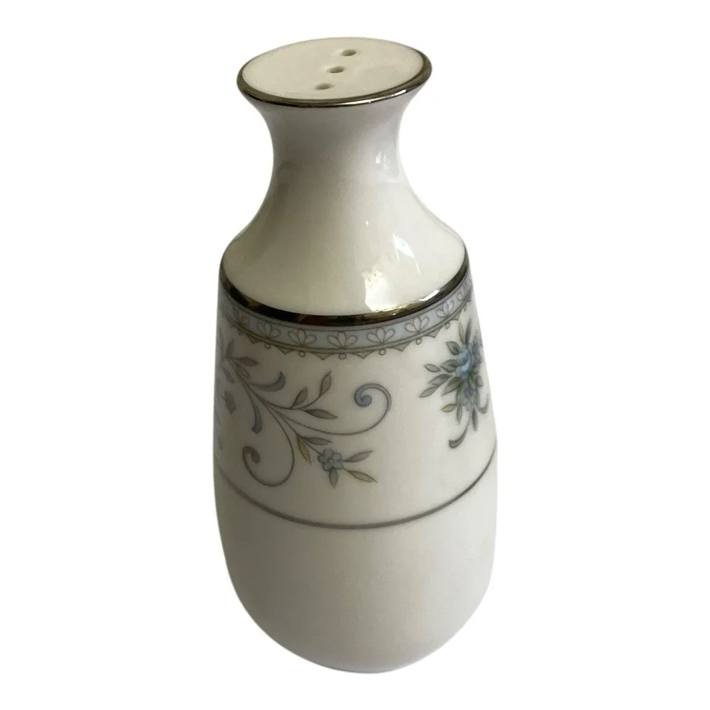 Vintage Carico Tivoli Salt Shaker White Blue Gray Floral Platinum Trim
